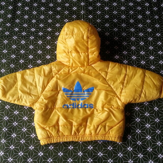 adidas(アディダス)のアディダス　中綿パーカー　70cm キッズ/ベビー/マタニティのベビー服(~85cm)(ジャケット/コート)の商品写真