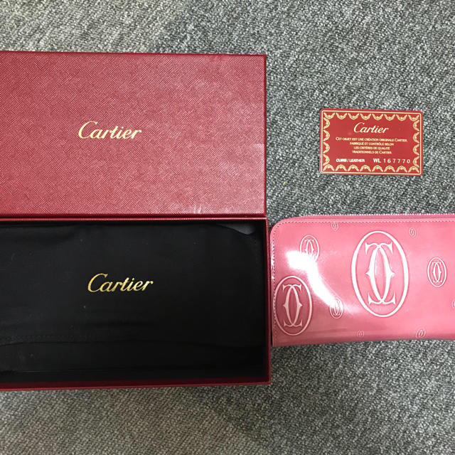 Cartier(カルティエ)の♡キット様 専用♡カルティエ ハッピーバースデ 長財布 ラウンドファスナー レディースのファッション小物(財布)の商品写真