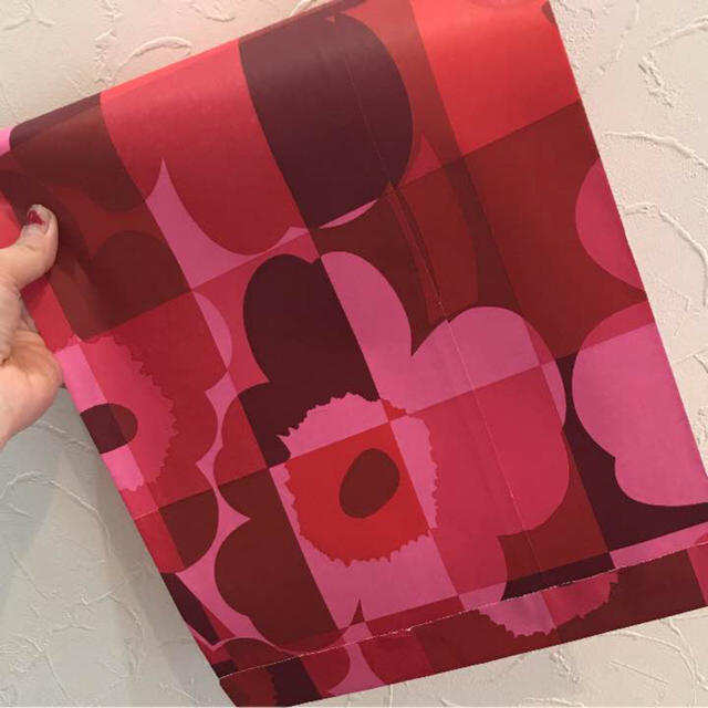 marimekko(マリメッコ)のマリメッコ iPadケース☆お値下げしました☆ スマホ/家電/カメラのスマホアクセサリー(iPadケース)の商品写真