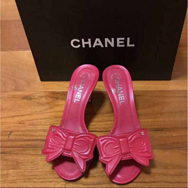 CHANEL(シャネル)の美品シャネル CHANEL 濃いピンク  ミュール 36 1/2 レディースの靴/シューズ(ミュール)の商品写真
