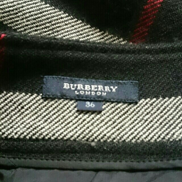 BURBERRY(バーバリー)のBURBERRY スカート レディースのスカート(ひざ丈スカート)の商品写真