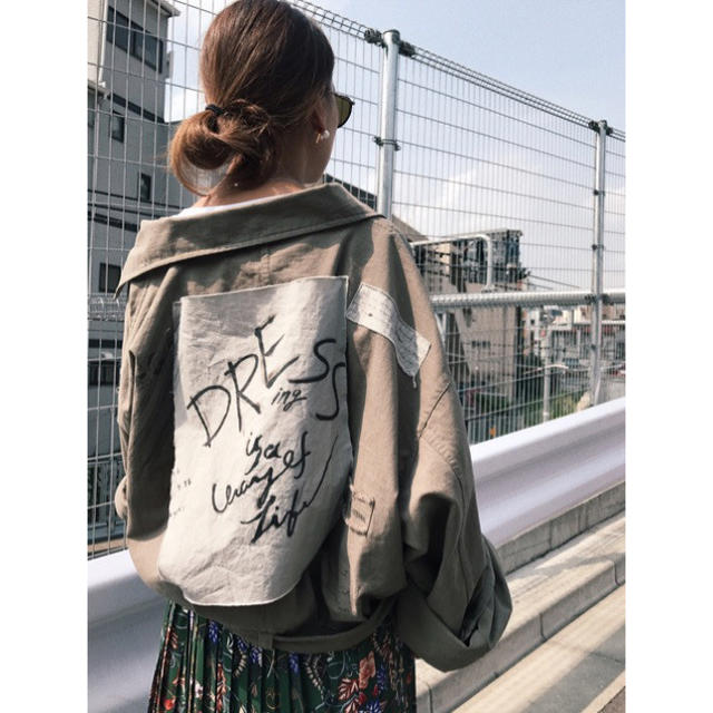 新作❇️AMERI GRAFFITI MILITARY JACKET  カーキ