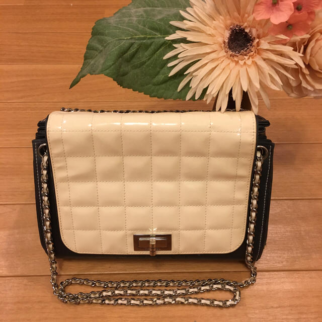 CHANEL(シャネル)のシャネル チェーンショルダーバッグ チョコバー ラムスキン バッグ レディースのバッグ(ショルダーバッグ)の商品写真