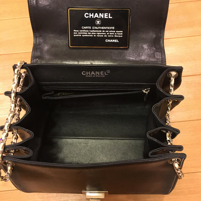 CHANEL(シャネル)のシャネル チェーンショルダーバッグ チョコバー ラムスキン バッグ レディースのバッグ(ショルダーバッグ)の商品写真