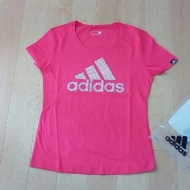 adidas(アディダス)のadidas　Ｔシャツ レディースのトップス(Tシャツ(半袖/袖なし))の商品写真