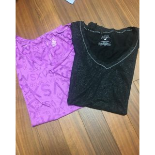 ヴィクトリアズシークレット(Victoria's Secret)のVS 未使用 tシャツ2枚 黒ラメ&紫(Tシャツ(半袖/袖なし))