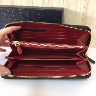 21S12PRADA プラダ 長財布 赤 ラウンドファスナー - 財布