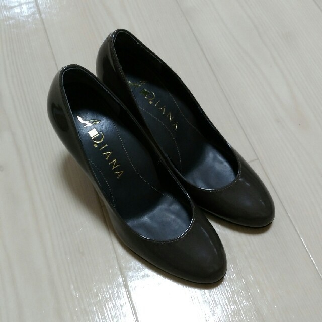 DIANA(ダイアナ)のDIANA  パンプス　エナメル レディースの靴/シューズ(ハイヒール/パンプス)の商品写真