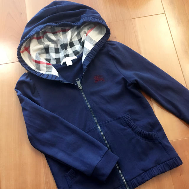 BURBERRY(バーバリー)の美品！バーバリー パーカー 100㎝ キッズ/ベビー/マタニティのキッズ服女の子用(90cm~)(ジャケット/上着)の商品写真