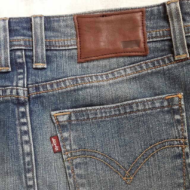 Levi's(リーバイス)のLevi'sデニムタイトスカート レディースのスカート(ミニスカート)の商品写真