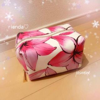 リエンダ(rienda)のrienda✧*。可愛い＊花びらフラワー化粧トラベルポーチ♡レディー ダチュラ(その他)