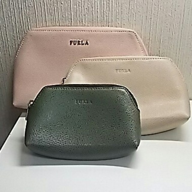 Furla(フルラ)のFURLA ポーチ 3個セット レディースのファッション小物(ポーチ)の商品写真