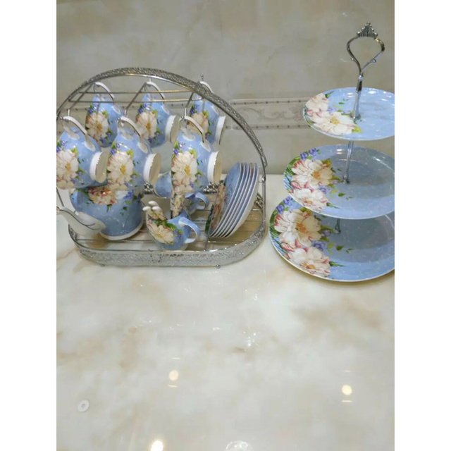 上品ティーカップ＆ソーサー 6客セット 花柄．北欧．陶器．食器 お皿※洋食器グラス/カップ