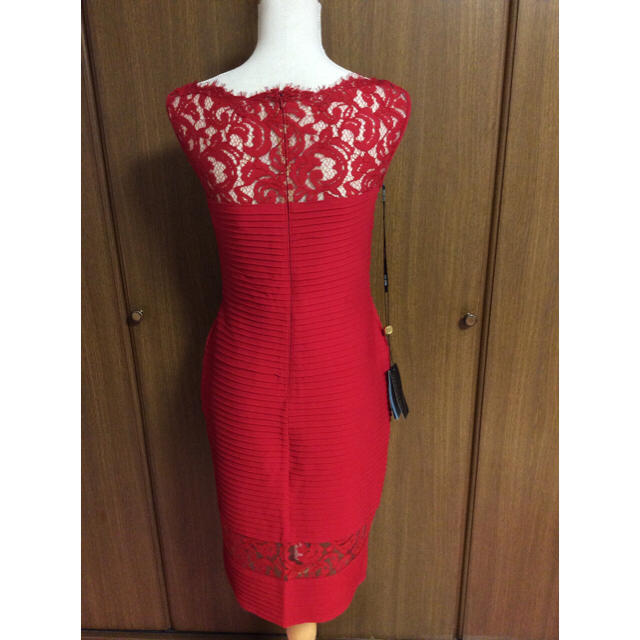 TADASHI SHOJI(タダシショウジ)の最終値下げ 新品タグ付き S タダシショージ レース ピンタック ドレス 赤 レディースのフォーマル/ドレス(ミディアムドレス)の商品写真