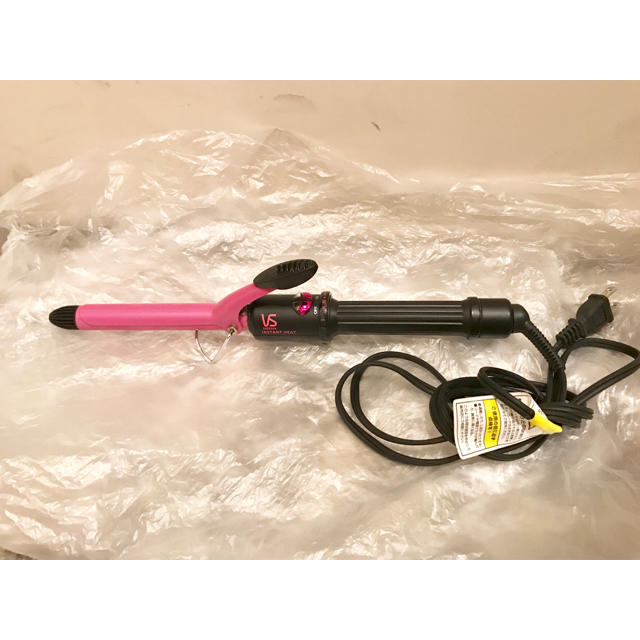 VIDAL SASSOON / 細巻きコテ 19mm ピンク黒   スマホ/家電/カメラの美容/健康(ヘアアイロン)の商品写真