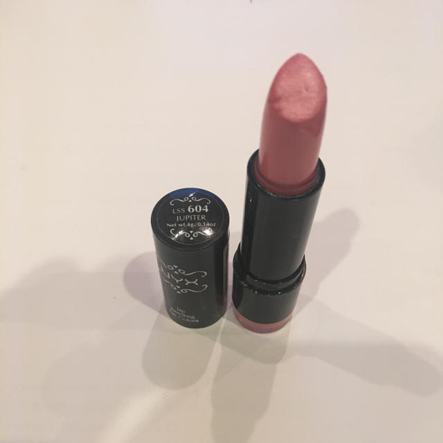 NYX(エヌワイエックス)のNYX リップ3本セット 秋色にもぴったり 美品 コスメ/美容のベースメイク/化粧品(口紅)の商品写真