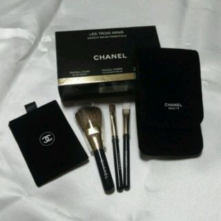 シャネル(CHANEL)のメイクブラシ☆携帯用☆CHANEL☆再出(その他)