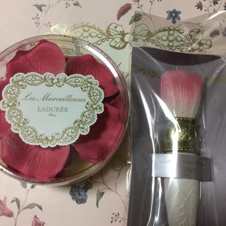 日本人気商品 レ・メルヴェイユーズ ラデュレ LD チーク ブラッシュ