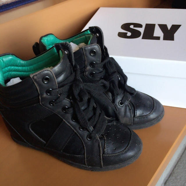 SLY(スライ)のSLYスニーカー レディースの靴/シューズ(スニーカー)の商品写真