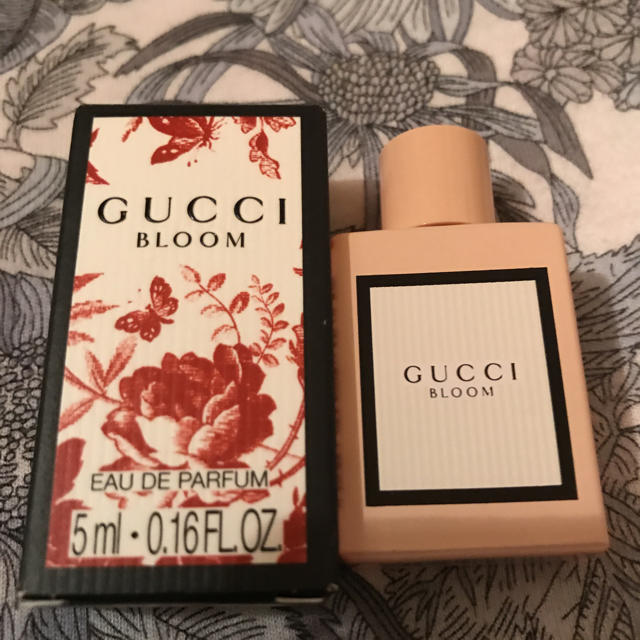 Gucci(グッチ)のグッチ 新作 ブルーム オードパルファム 5ml  コスメ/美容の香水(香水(女性用))の商品写真