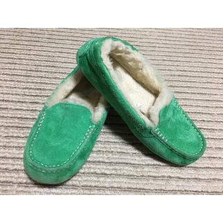 アグ(UGG)のUGG アグ グリーン 24センチ(スリッポン/モカシン)