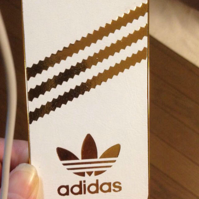 adidas(アディダス)のadidas iPhone5s スマホ/家電/カメラのスマホアクセサリー(モバイルケース/カバー)の商品写真