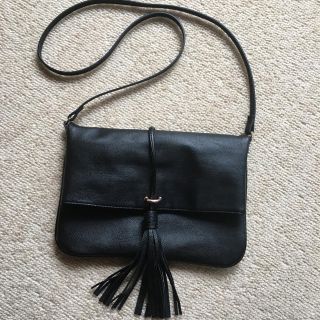 ザラ(ZARA)のH&M♡タッセル 付き ななめがけ バッグ(ショルダーバッグ)