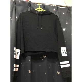 エイチアンドエム(H&M)の黒 トップス(Tシャツ(長袖/七分))