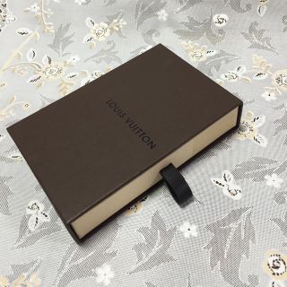 ルイヴィトン(LOUIS VUITTON)のルイヴィトン★空箱③★ 9 x 13.5 x 3 cm(ショップ袋)