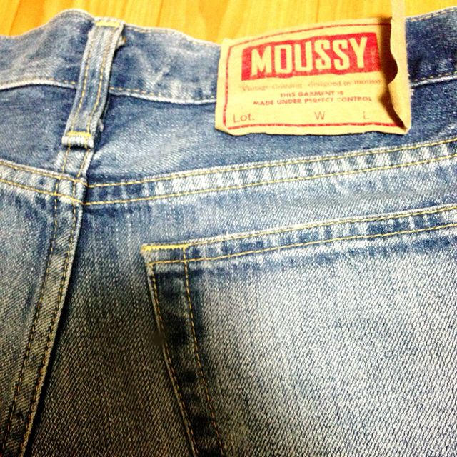 moussy(マウジー)のマウジー ダメージデニムショーパン レディースのパンツ(ショートパンツ)の商品写真