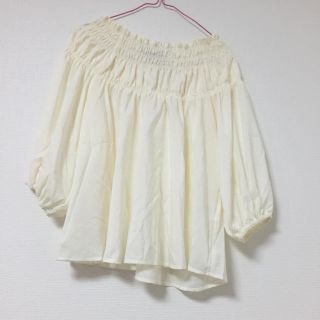 ダブルクローゼット(w closet)のオフショルトップス w closet 未使用 美品(カットソー(長袖/七分))