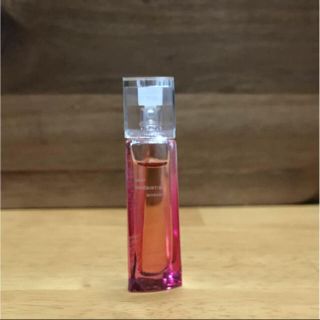 ジバンシィ(GIVENCHY)のヴェリィ イレジスティブル  ジバンシィ オーデトワレ 4ml ミニサイズ(香水(女性用))