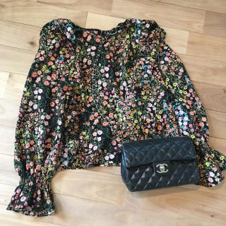 ザラ(ZARA)のZARA 花柄トップス(カットソー(長袖/七分))