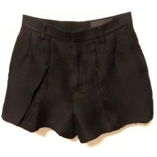 DEUXIEME CLASSE(ショートパンツ ・ ブラック/黒色系)のフリマ DEUXIEME CLASSE(ショートパンツ ・ ブラック/黒色系)のフリマ