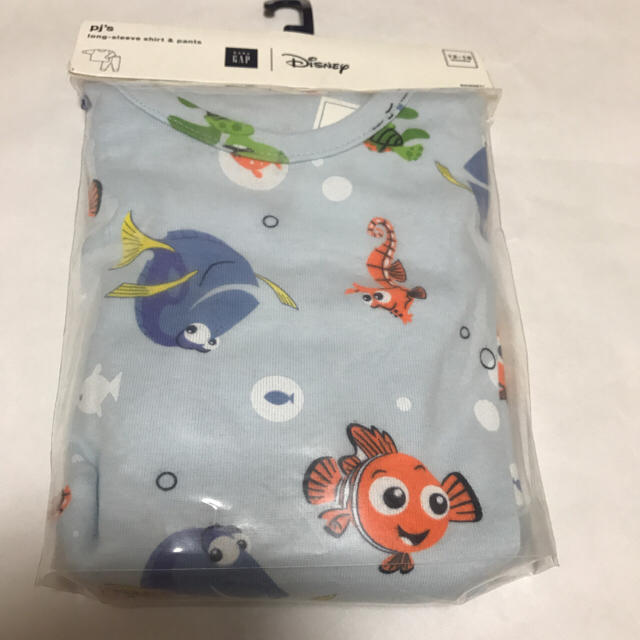 babyGAP(ベビーギャップ)の【新品】baby Gap 長袖 パジャマ 80サイズ  ニモ ディズニー キッズ/ベビー/マタニティのベビー服(~85cm)(パジャマ)の商品写真