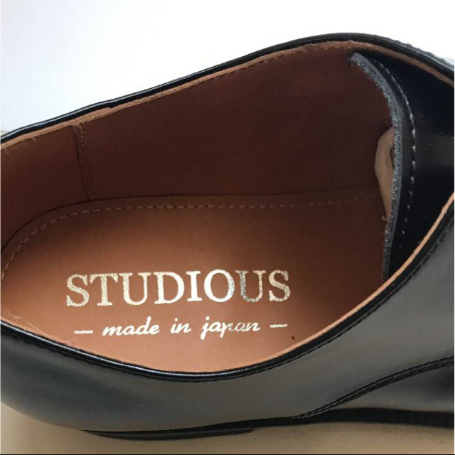 STUDIOUS(ステュディオス)の新品 STUDIOUS プレーントゥシューズ ブラック メンズの靴/シューズ(ドレス/ビジネス)の商品写真