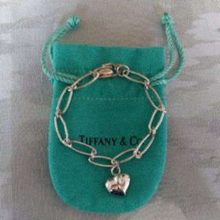 ティファニー(Tiffany & Co.)の新品 ティファニー ブレスレット　（カーブドハート ）(ブレスレット/バングル)