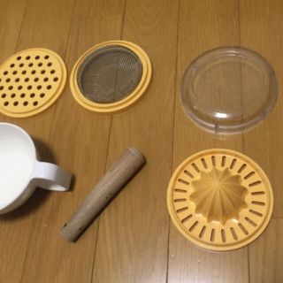 コンビ(combi)の離乳食調理セット7点スプーン付き中古日本製コンビcombi(離乳食調理器具)