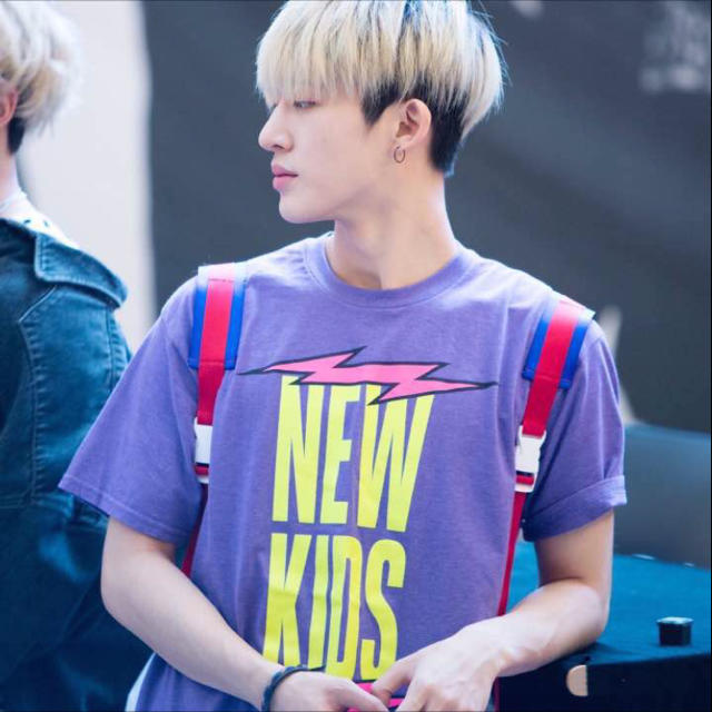 Ikon Ikon New Kids 韓国限定 公式グッズ Tシャツ M ハンビン着用 の通販 By Candy アイコンならラクマ