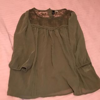 エイチアンドエム(H&M)のH&Mレースカーキブラウス(シャツ/ブラウス(長袖/七分))