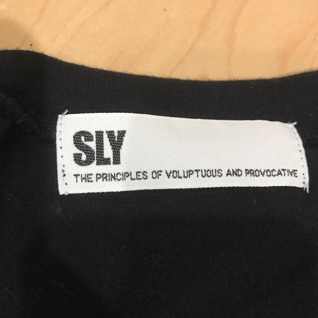 SLY(スライ)のSLY Ｔシャツ レディースのトップス(Tシャツ(半袖/袖なし))の商品写真