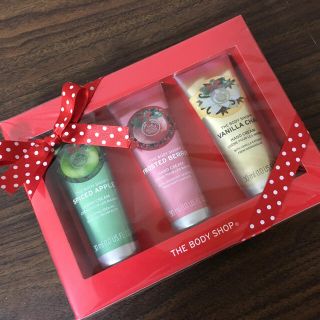 ザボディショップ(THE BODY SHOP)の【閉店セール】THE　BODY　SHOP　ホリデーハンドクリームトリオ(ハンドクリーム)