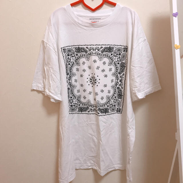 SPINNS(スピンズ)のアズノウアズ ペイズリー柄 ロングTシャツ 白 レディースのトップス(Tシャツ(半袖/袖なし))の商品写真