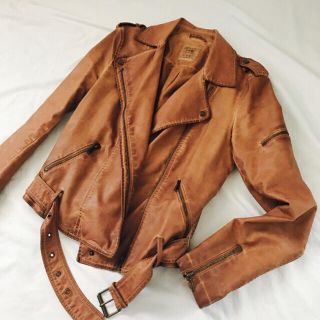 ザラ(ZARA)の【ZARA】ライダースジャケット（Mサイズ、キャメル）(ライダースジャケット)