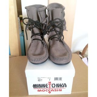 ミネトンカ(Minnetonka)の新品☆ミネトンカ☆フリンジショートブーツ(ブーツ)