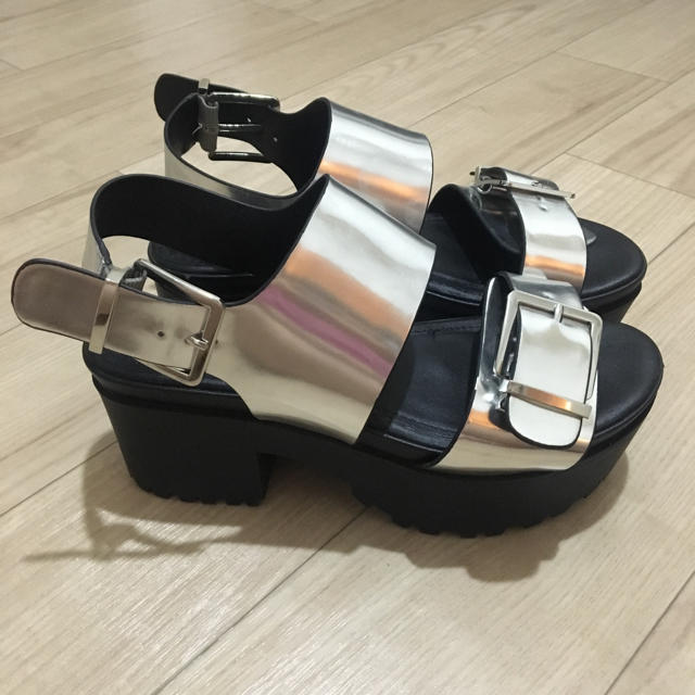 Monki(モンキ)のMONKI サンダル 厚底 レディースの靴/シューズ(サンダル)の商品写真