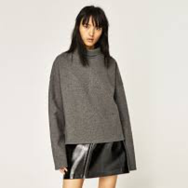 ZARA(ザラ)の【ZARA】タートルネックスウェット レディースのトップス(トレーナー/スウェット)の商品写真