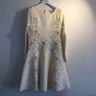 ブルマリン(Blumarine)のakさま専用にいたしました☆ブルマリン☆オフホワイトにゴールド刺繍☆１回着用(ミニドレス)