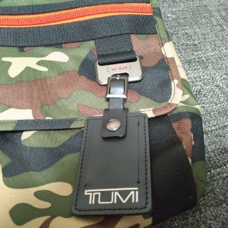 トゥミ(TUMI)の美品★トゥミ TUMI McGraw ショルダーバッグ 69306(ショルダーバッグ)