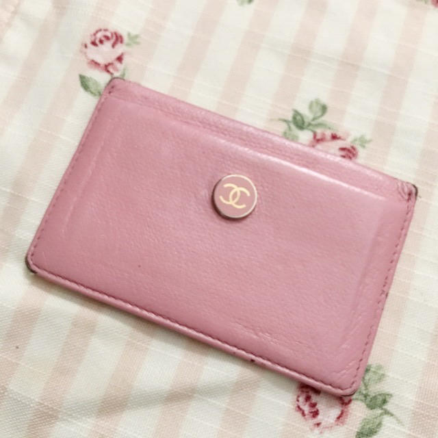 CHANEL(シャネル)のCHANEL♡カードケース レディースのファッション小物(名刺入れ/定期入れ)の商品写真